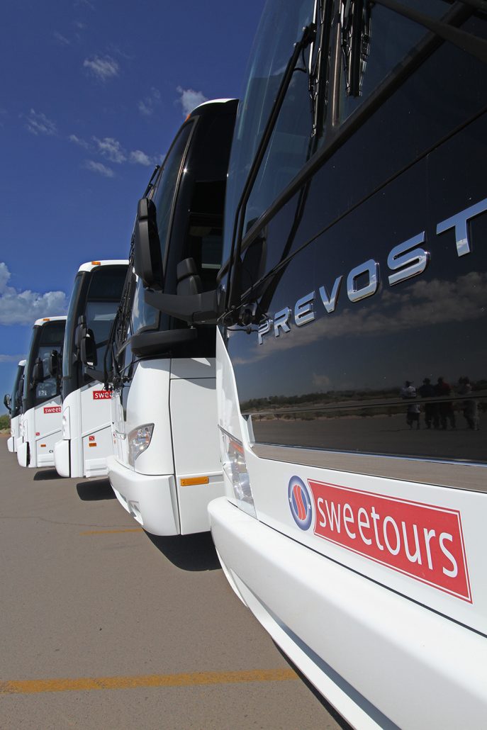 Grand Canyon Bus Tours - Front Row Sweetours Buses